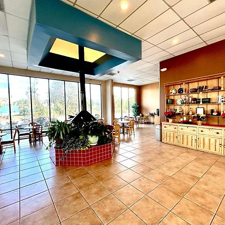 Days Inn By Wyndham St George St. George Bagian luar foto
