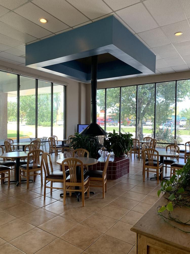 Days Inn By Wyndham St George St. George Bagian luar foto