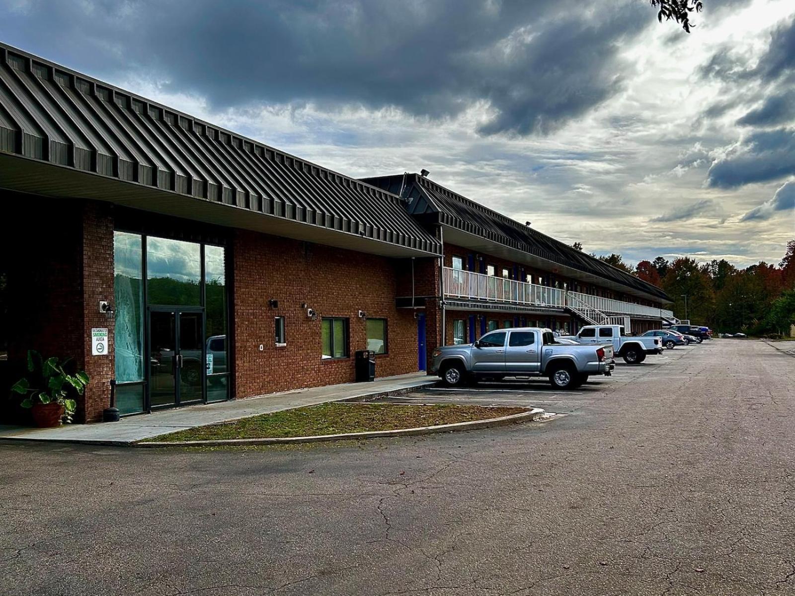 Days Inn By Wyndham St George St. George Bagian luar foto