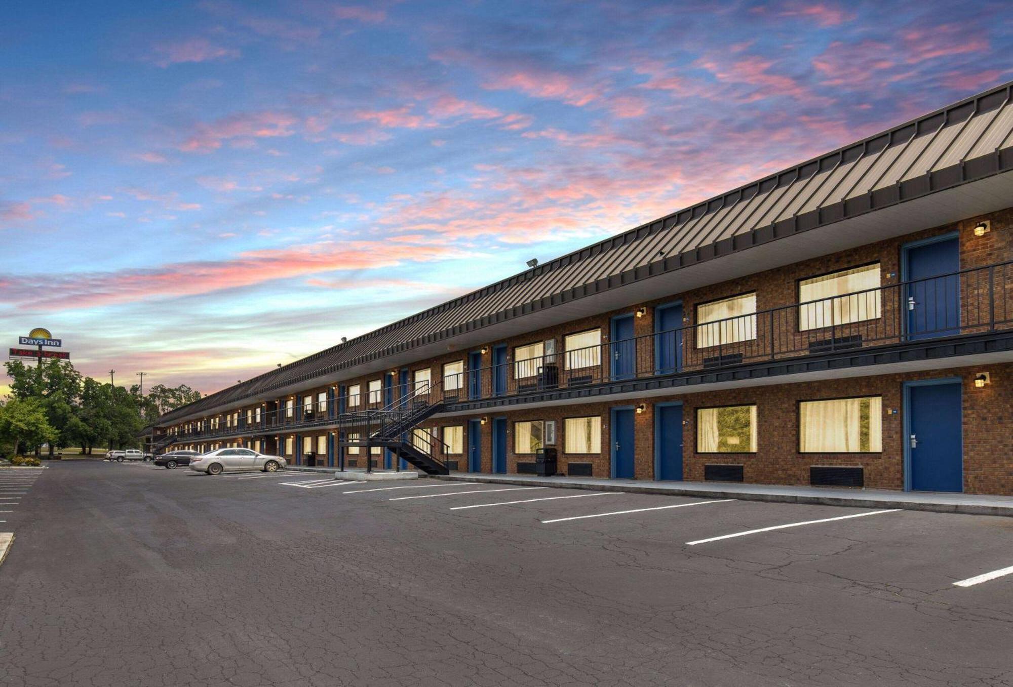 Days Inn By Wyndham St George St. George Bagian luar foto