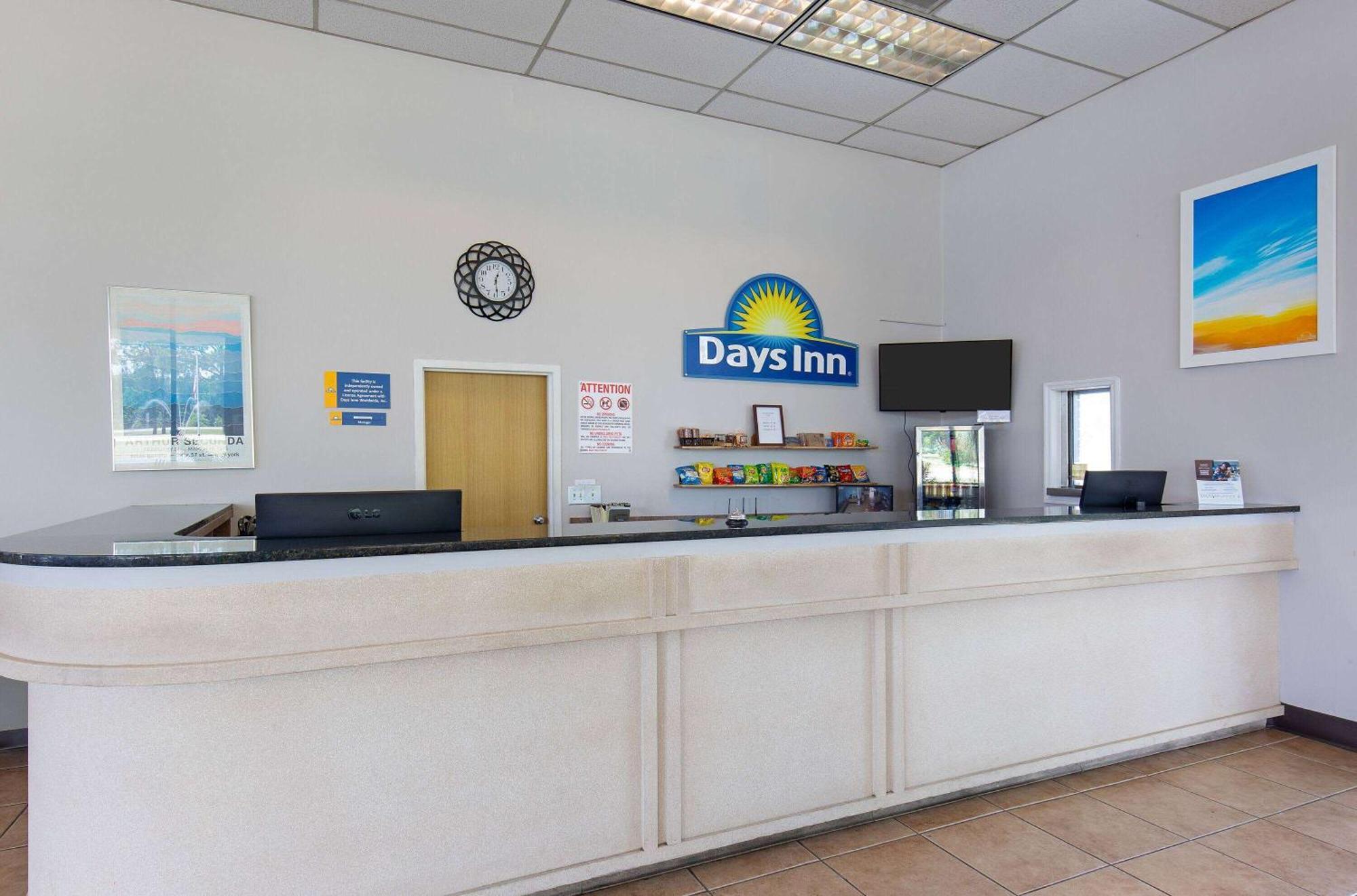 Days Inn By Wyndham St George St. George Bagian luar foto