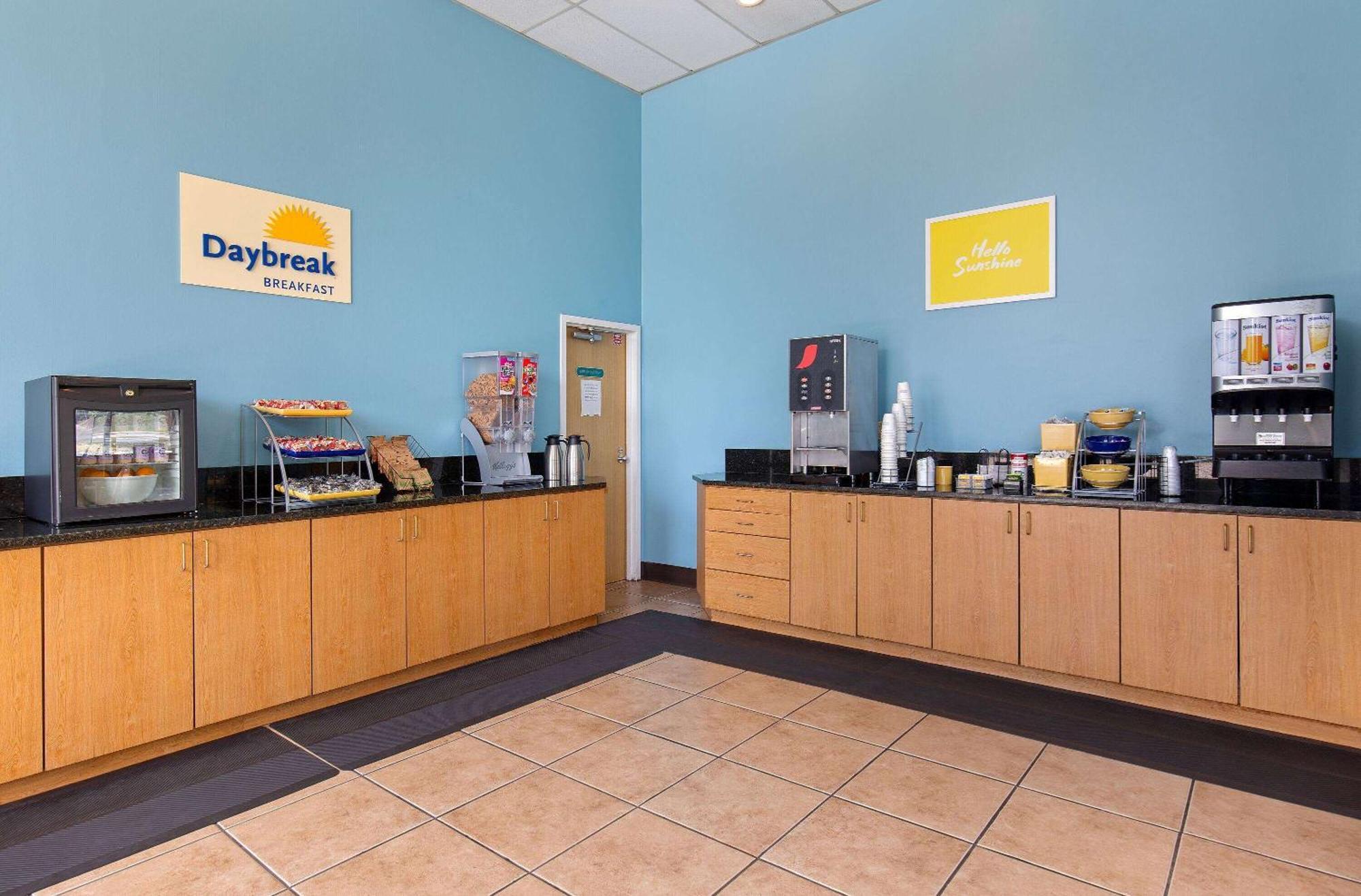 Days Inn By Wyndham St George St. George Bagian luar foto